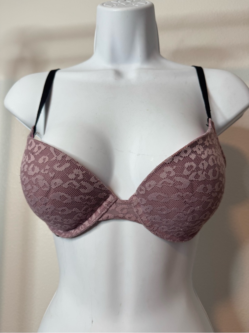 Victoria’s secret Lace-Detail Push-Up Bra in Mauve Pink